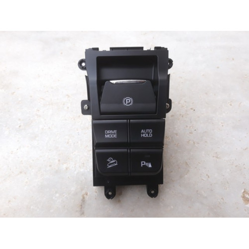 ELEKTRİKLİ EL FREN BUTONU DÜĞMESİ VE ANAHTAR GRUBU KONSOLU HYUNDAI TUCSON 2015-2020